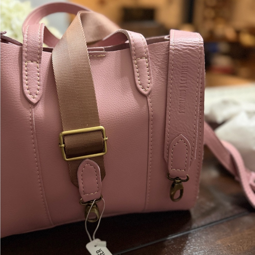 💗 PLG Vintage Pink Classic Lola Crossbody – Unicorn + Bonus Trail Strap - Picture 5 of 7